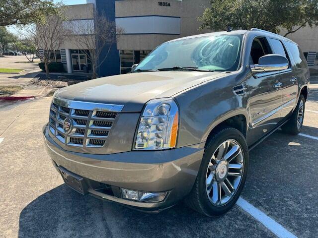 used 2012 Cadillac Escalade ESV car, priced at $8,999