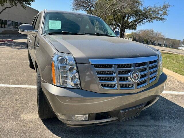 used 2012 Cadillac Escalade ESV car, priced at $8,999