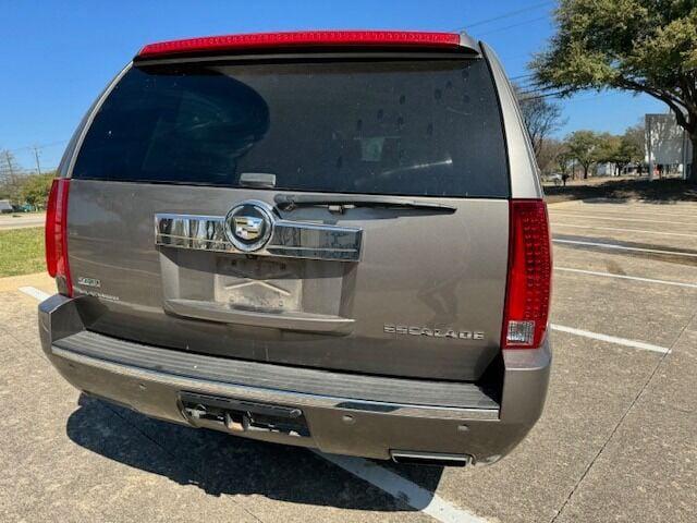 used 2012 Cadillac Escalade ESV car, priced at $8,999