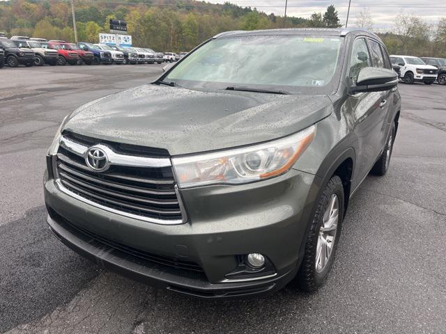 used 2015 Toyota Highlander car, priced at $17,898