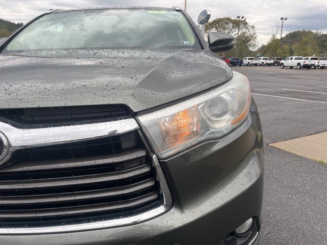 used 2015 Toyota Highlander car, priced at $17,898