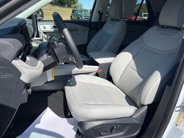new 2025 Ford Explorer car, priced at $49,735