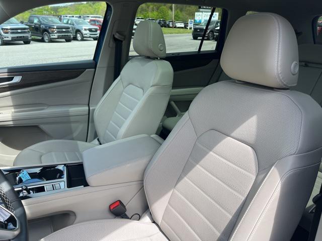 used 2025 Volkswagen Atlas car, priced at $45,690