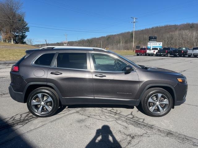 used 2019 Jeep Cherokee car, priced at $17,549