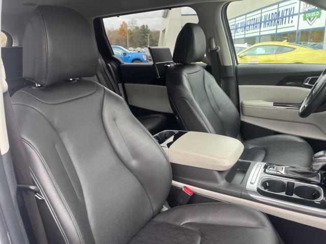 used 2024 Kia Carnival car, priced at $31,998