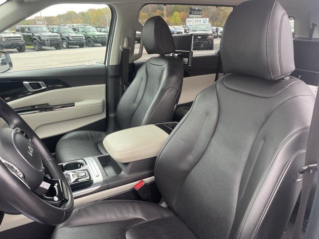 used 2024 Kia Carnival car, priced at $31,998