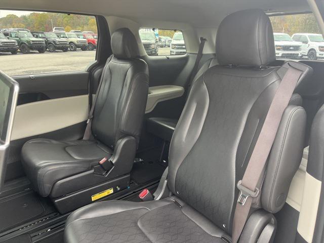 used 2024 Kia Carnival car, priced at $31,998