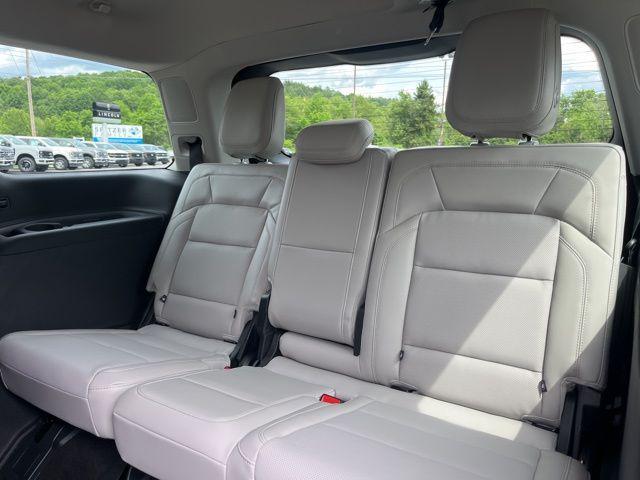 new 2025 Lincoln Navigator car, priced at $104,215