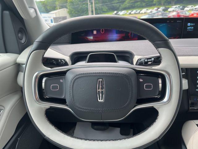 new 2025 Lincoln Navigator car, priced at $104,215