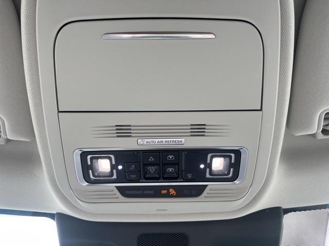 new 2025 Lincoln Navigator car, priced at $104,215