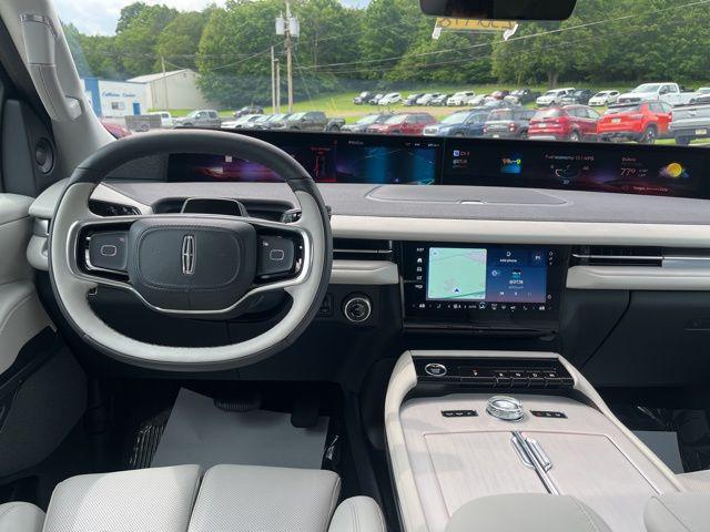 new 2025 Lincoln Navigator car, priced at $104,215