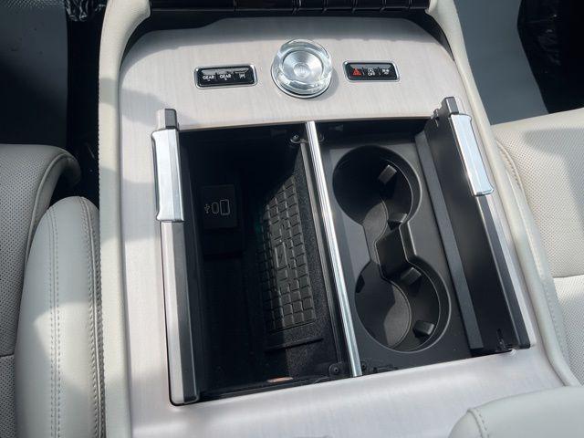 new 2025 Lincoln Navigator car, priced at $104,215