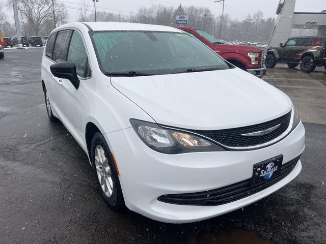 used 2017 Chrysler Pacifica car, priced at $14,995