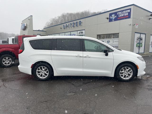 used 2017 Chrysler Pacifica car, priced at $14,995