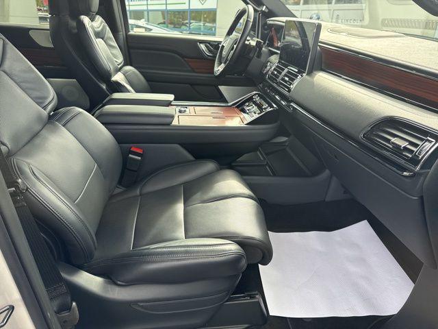 new 2024 Lincoln Navigator car, priced at $99,995