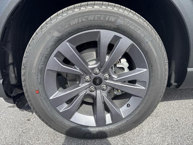 new 2025 Ford Explorer car, priced at $51,365