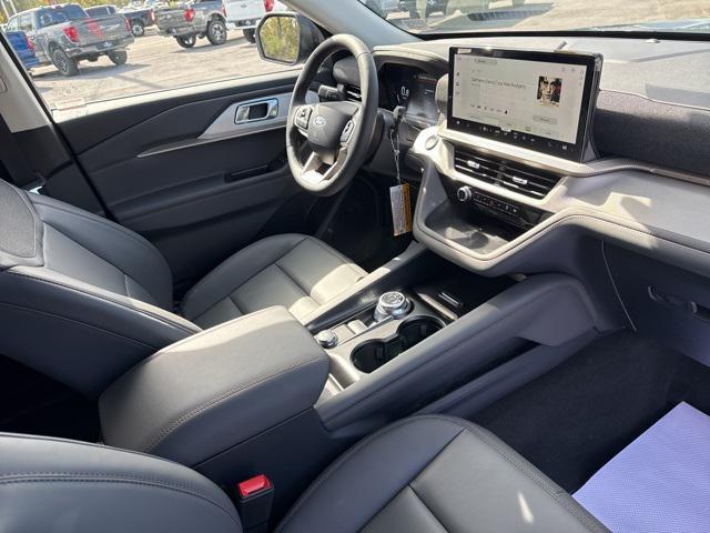 new 2025 Ford Explorer car, priced at $51,365