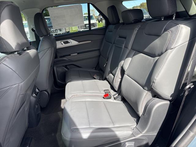 new 2025 Ford Explorer car, priced at $51,365