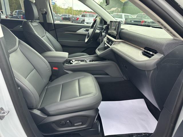 new 2025 Ford Explorer car, priced at $51,370