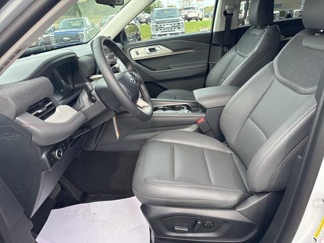 new 2025 Ford Explorer car, priced at $51,370