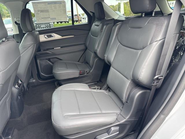 new 2025 Ford Explorer car, priced at $51,370
