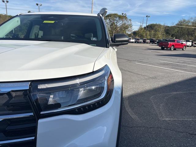 new 2025 Ford Explorer car, priced at $51,350