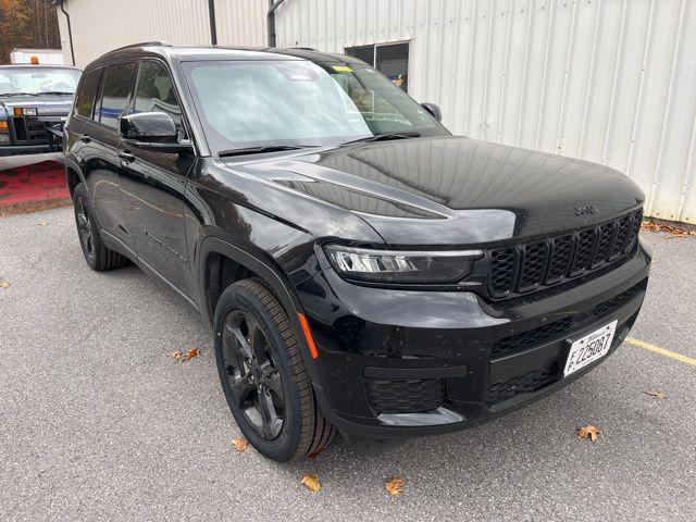 used 2023 Jeep Grand Cherokee L car, priced at $27,584