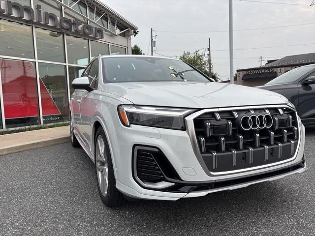 new 2025 Audi Q7 car, priced at $76,350