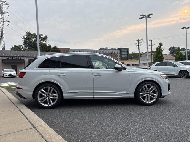 new 2025 Audi Q7 car, priced at $76,350
