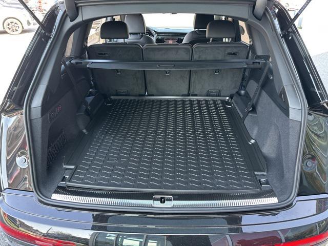 new 2026 Audi Q7 car, priced at $78,295