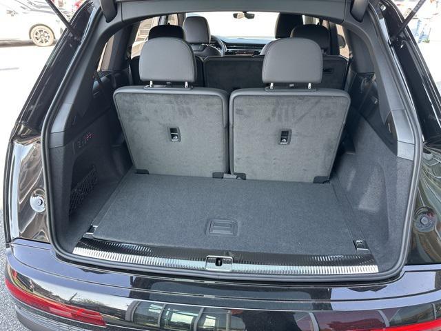 new 2026 Audi Q7 car, priced at $78,295