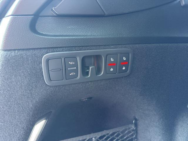 new 2026 Audi Q7 car, priced at $78,295