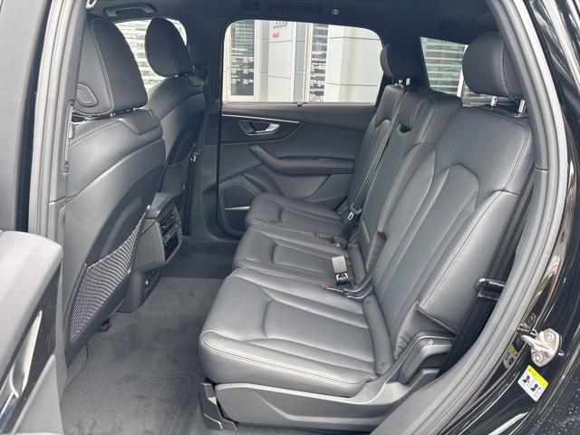new 2025 Audi Q7 car, priced at $78,847