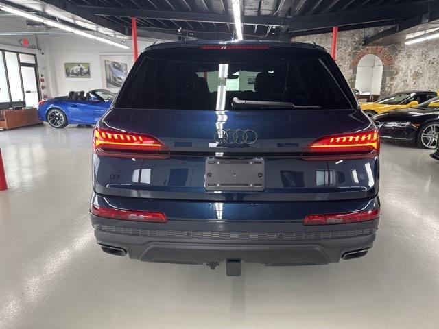 new 2025 Audi Q7 car, priced at $68,089