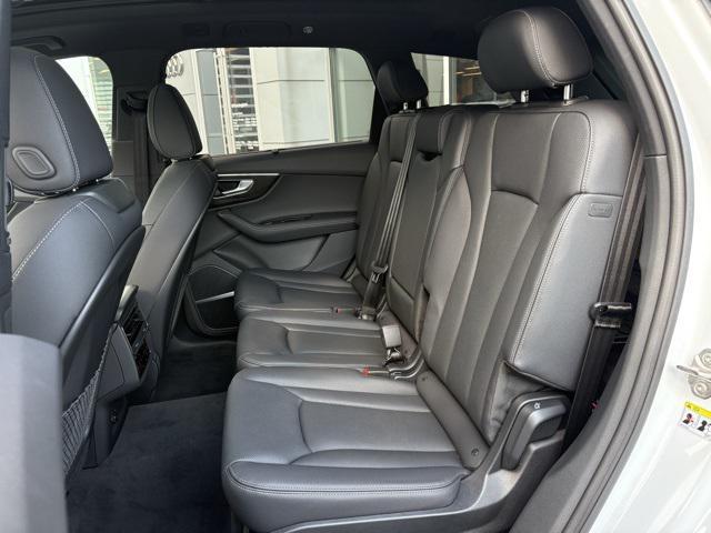 new 2025 Audi Q7 car, priced at $73,950