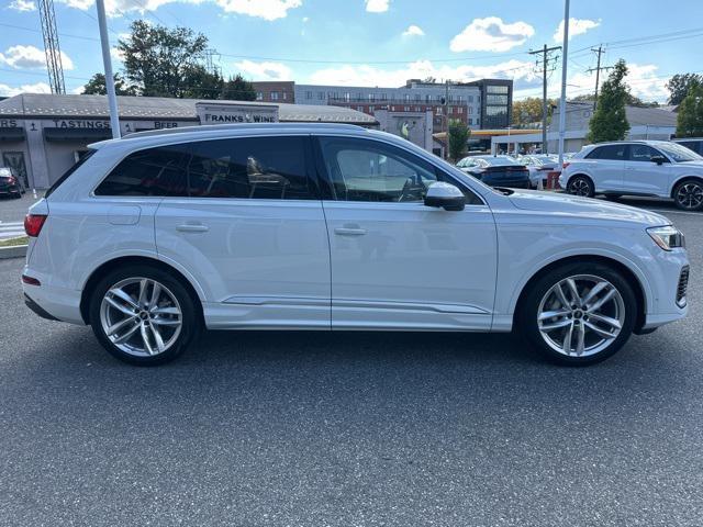 new 2025 Audi Q7 car, priced at $76,950