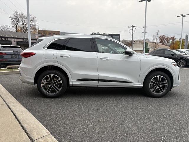 new 2025 Audi Q5 car, priced at $59,680