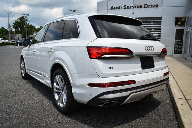 new 2025 Audi Q7 car, priced at $81,830