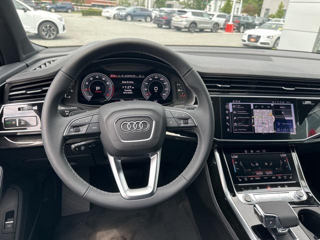new 2025 Audi Q7 car, priced at $71,769