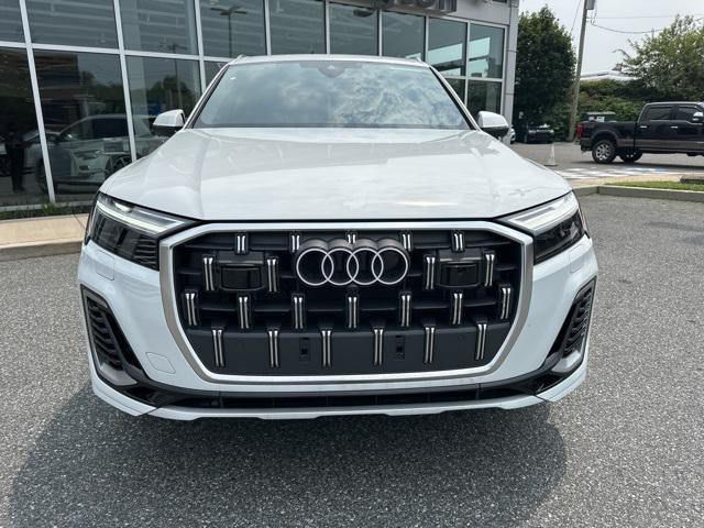 new 2025 Audi Q7 car, priced at $71,769
