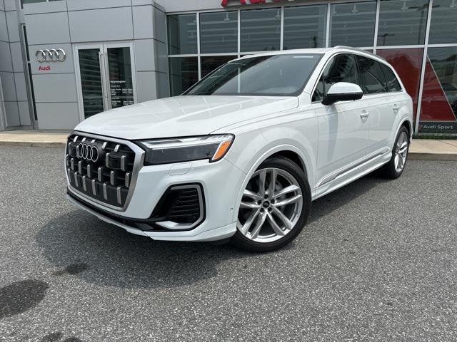 new 2025 Audi Q7 car, priced at $71,769