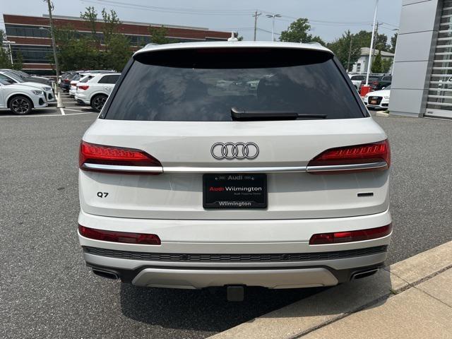 new 2025 Audi Q7 car, priced at $71,769