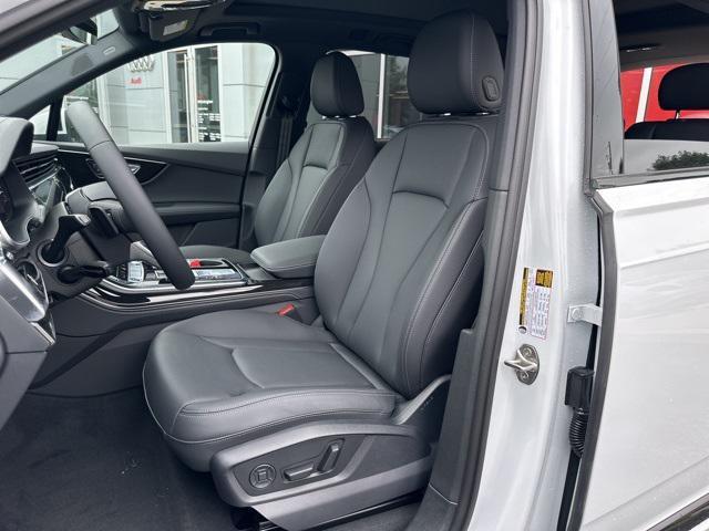 new 2025 Audi Q7 car, priced at $74,580