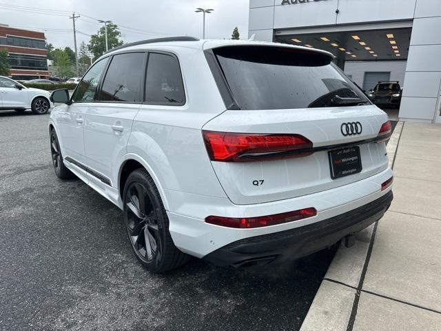 new 2025 Audi Q7 car, priced at $74,580