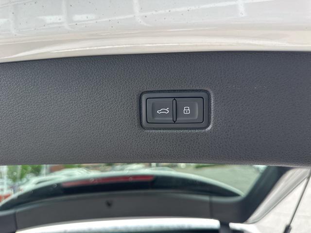 new 2025 Audi Q7 car, priced at $74,580