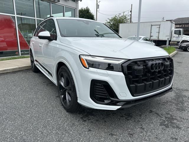 new 2025 Audi Q7 car, priced at $74,580