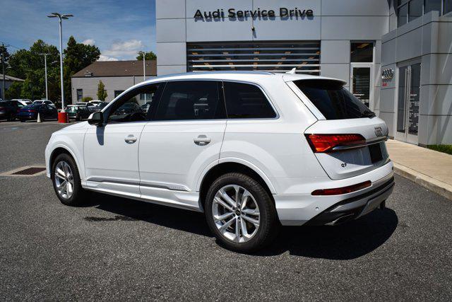 new 2025 Audi Q7 car, priced at $75,700