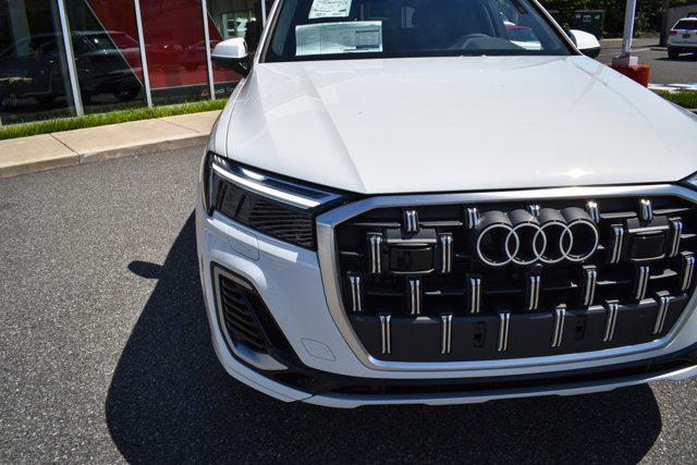 new 2025 Audi Q7 car, priced at $75,700