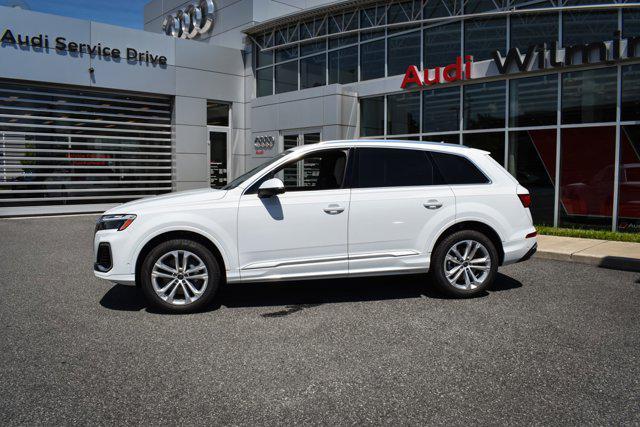 new 2025 Audi Q7 car, priced at $75,700