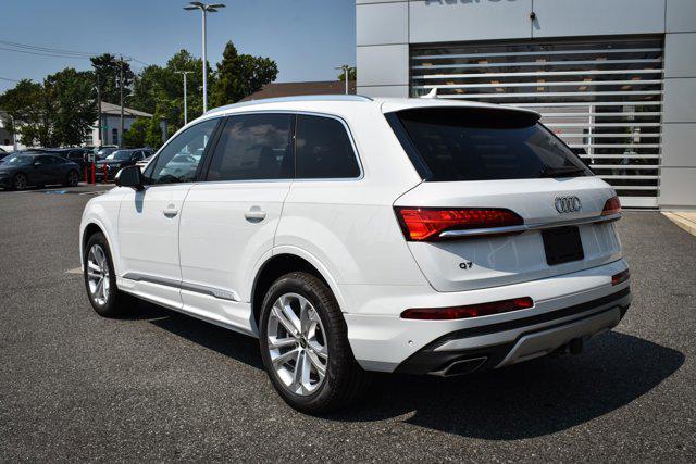 new 2025 Audi Q7 car, priced at $75,700